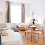 Rentero Varsavska Residence, * Praag