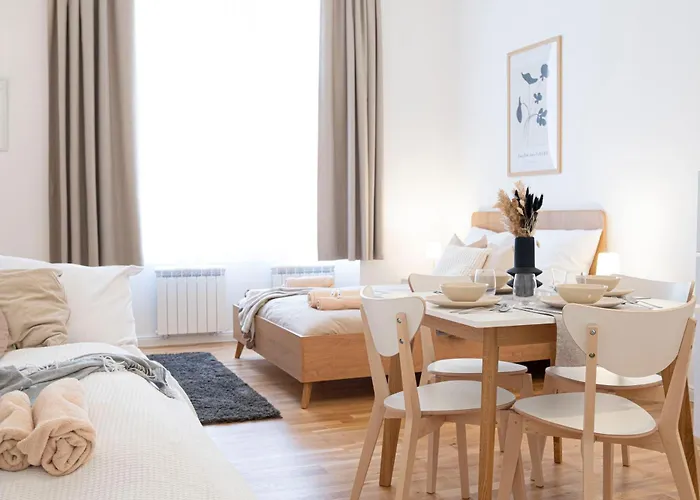 Rentero Varsavska Residence, * Prag