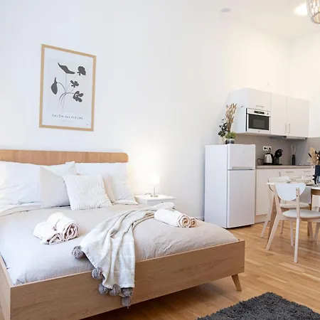 Rentero Varsavska Residence, * Praag